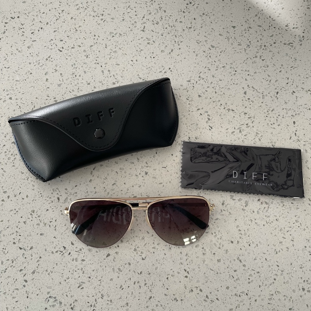 Diff Sunglasses - image 3